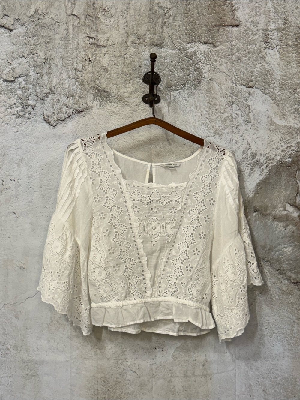 American Eagle Outfitters White Eyelet Lace Blouse